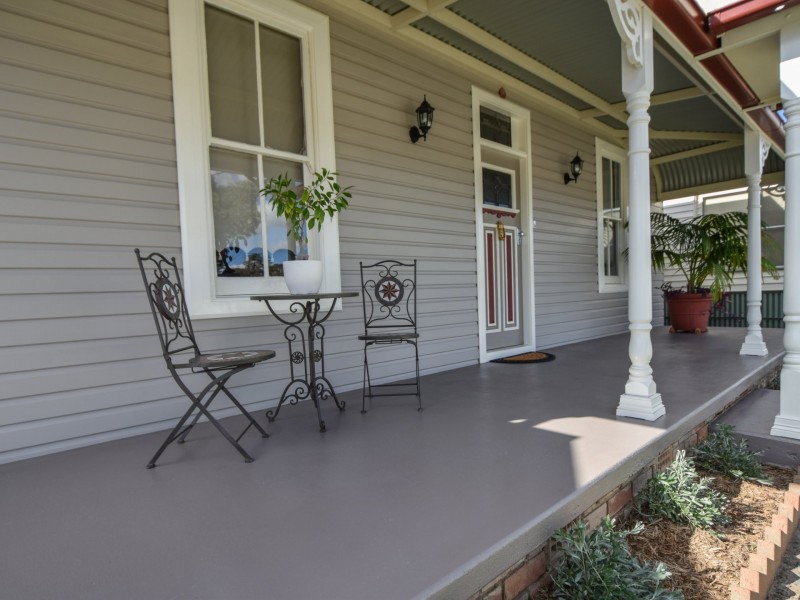 5 Marina Street, Young NSW 2594