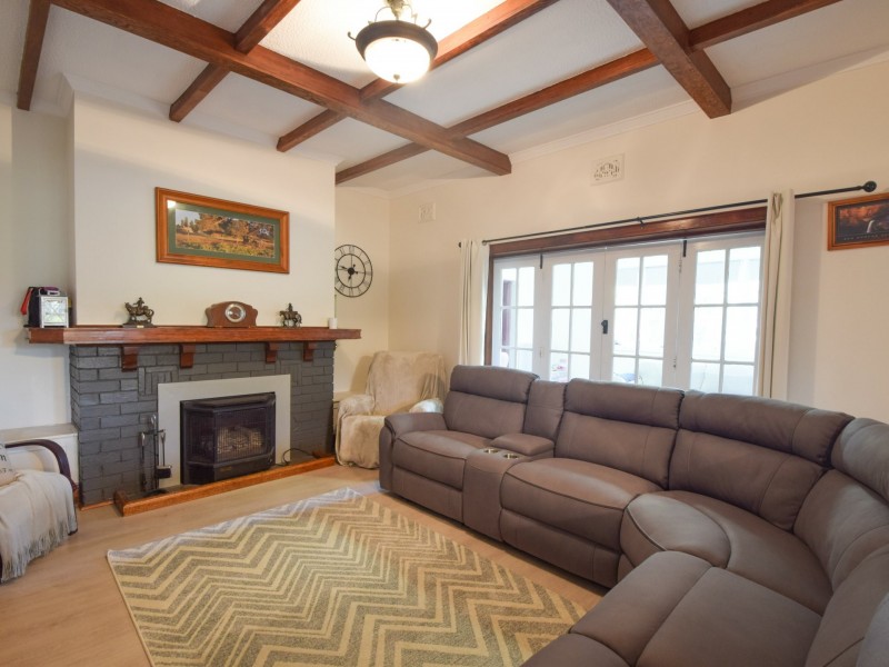 25 Elizabeth Street, Young NSW 2594