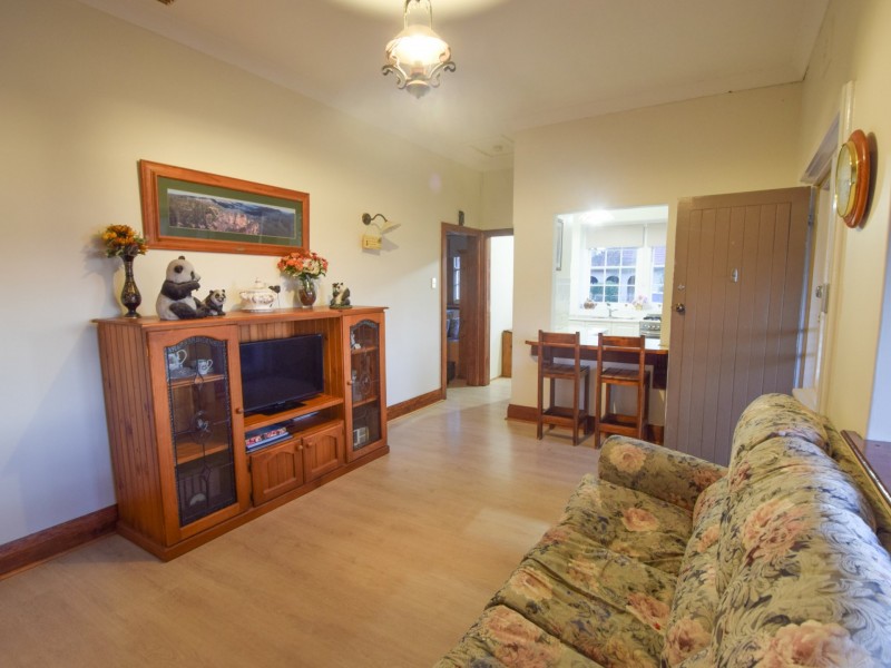 25 Elizabeth Street, Young NSW 2594