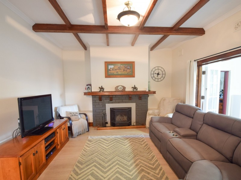 25 Elizabeth Street, Young NSW 2594