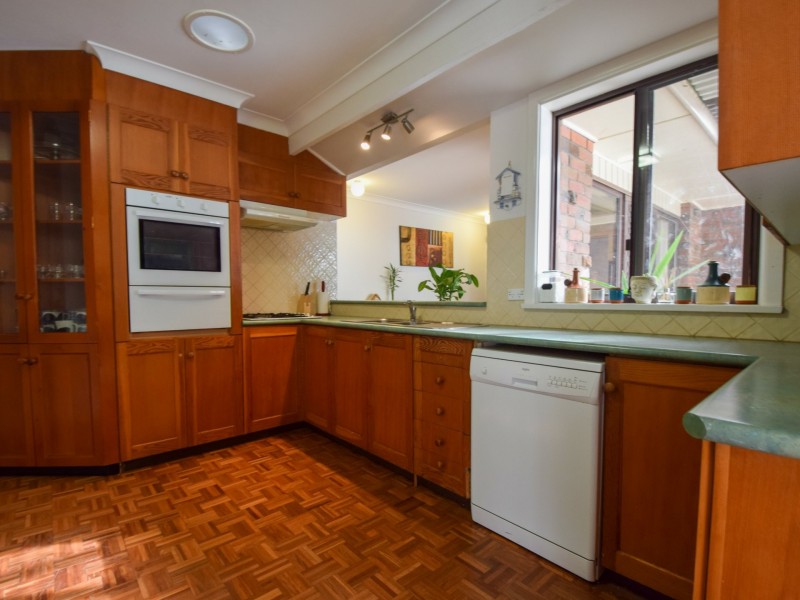 16 Watson Street, Young NSW 2594