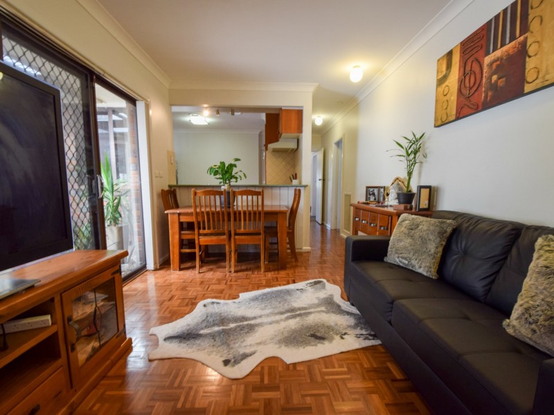 16 Watson Street, Young NSW 2594