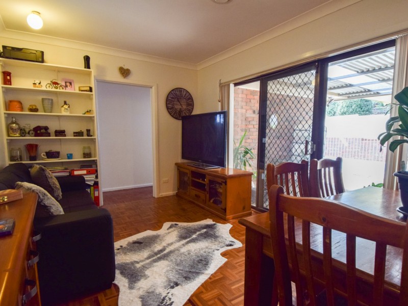 16 Watson Street, Young NSW 2594