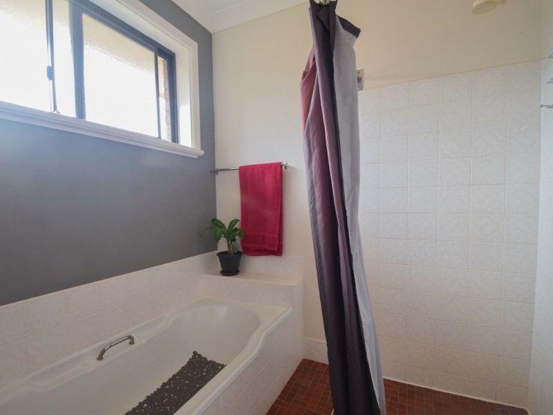 16 Watson Street, Young NSW 2594