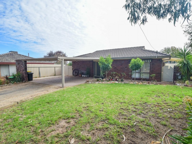 16 Watson Street, Young NSW 2594