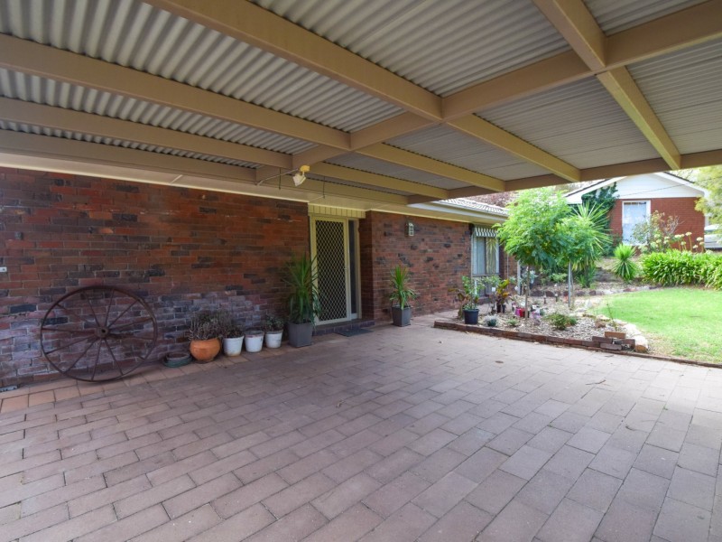 16 Watson Street, Young NSW 2594