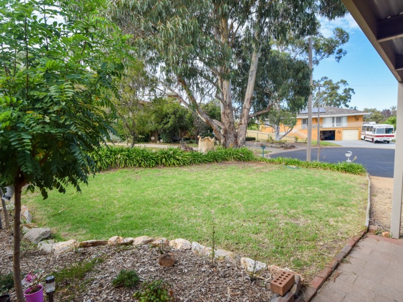 16 Watson Street, Young NSW 2594