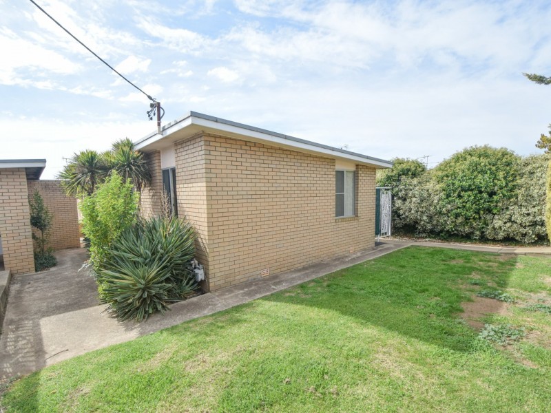 Unit 4/6 Spring, Young NSW 2594