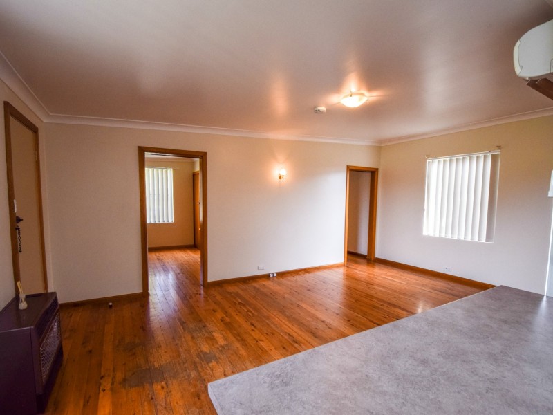 Unit 4/6 Spring, Young NSW 2594