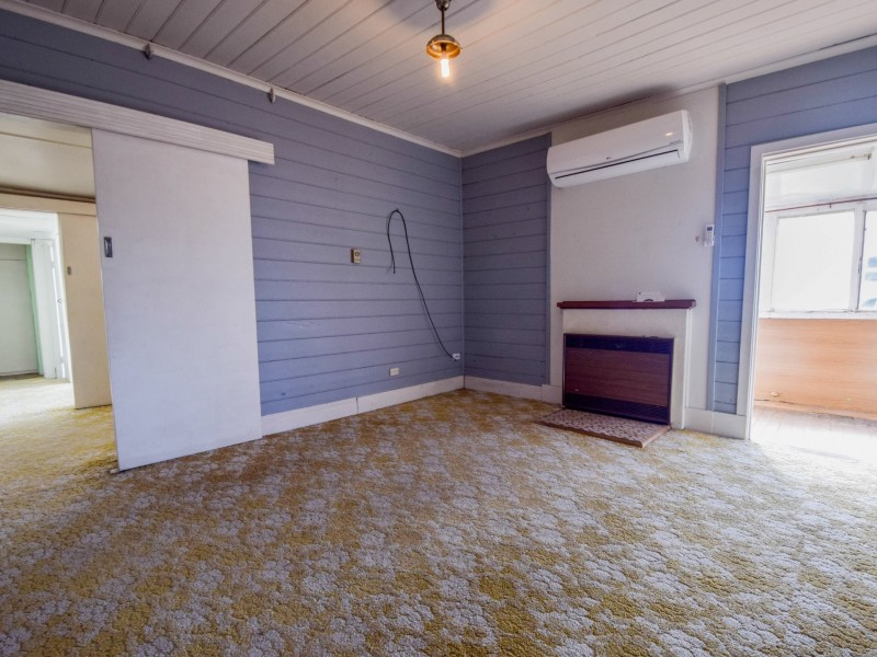 13 Yass Street, Young NSW 2594