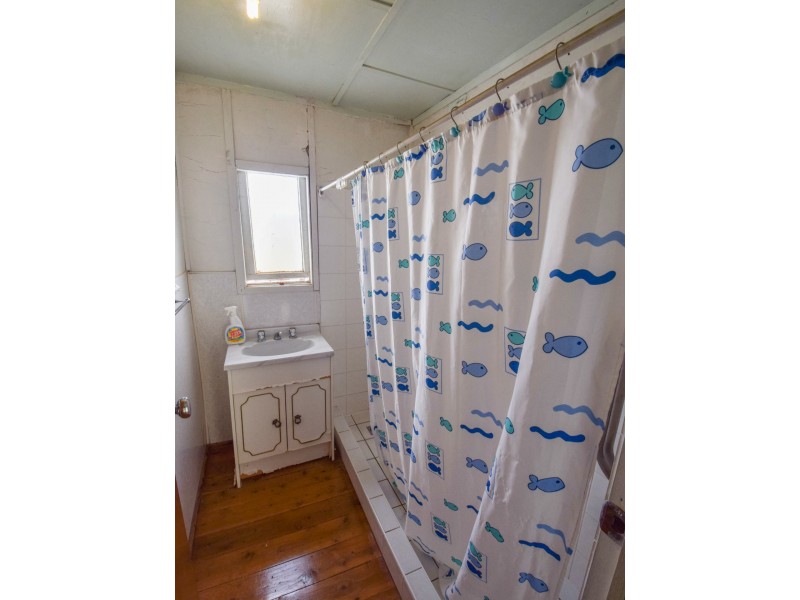13 Yass Street, Young NSW 2594