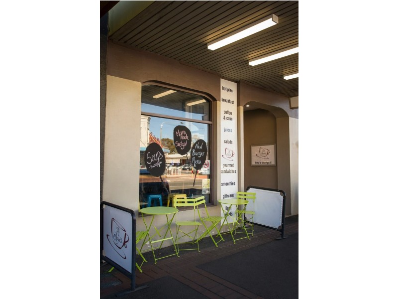 95 Boorowa Street, Young NSW 2594