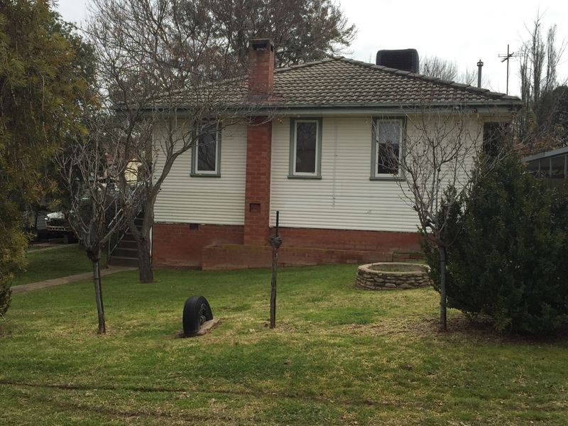 5 Monteagle Street, Young NSW 2594