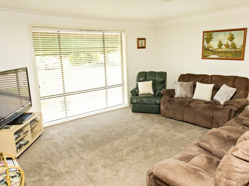 67 Blackett Avenue, Young NSW 2594