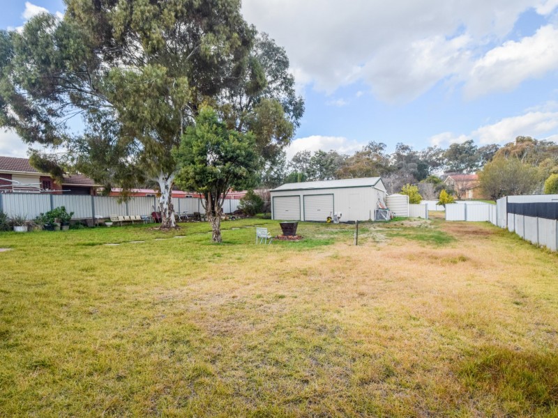67 Blackett Avenue, Young NSW 2594