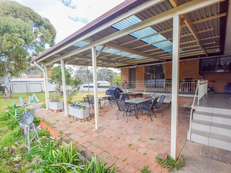 67 Blackett Avenue, Young NSW 2594