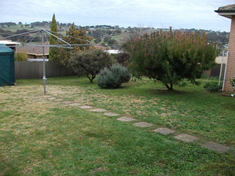 28 Toompang Street, Young NSW 2594