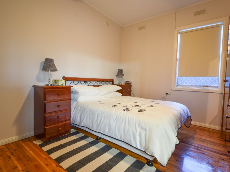 157 Edwards Street, Young NSW 2594