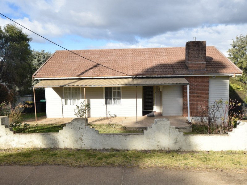 42 Campbell Street, Young NSW 2594