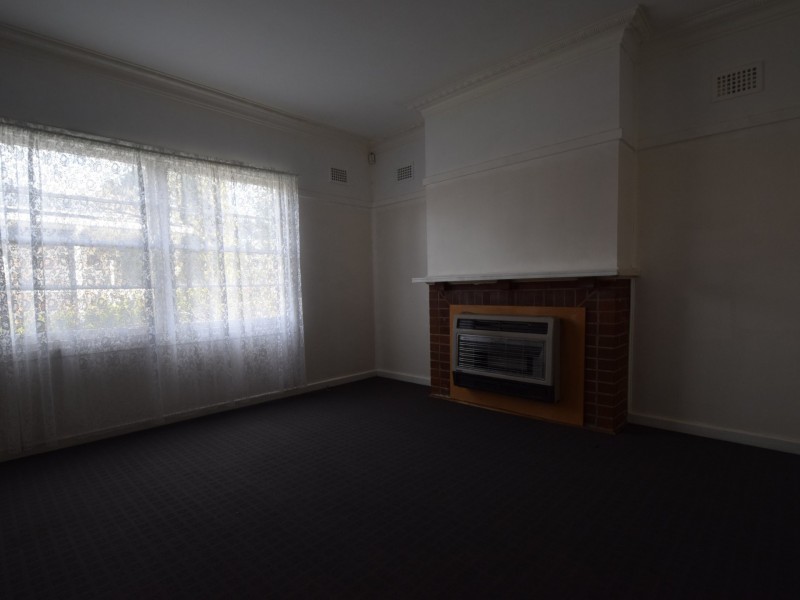 42 Campbell Street, Young NSW 2594