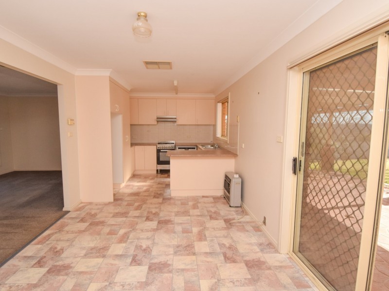 22 Tadros Avenue, Young NSW 2594