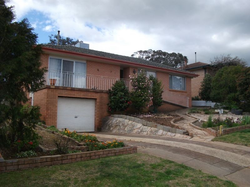 3 Cherry Court, Young NSW 2594