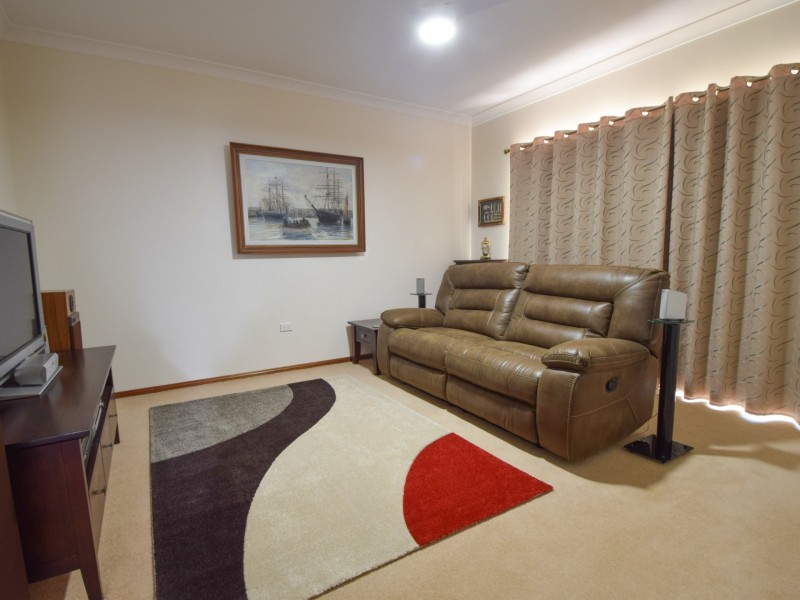 42 Batinichs Road, Young NSW 2594