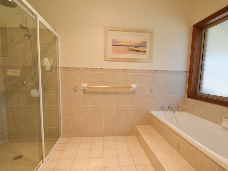 42 Batinichs Road, Young NSW 2594