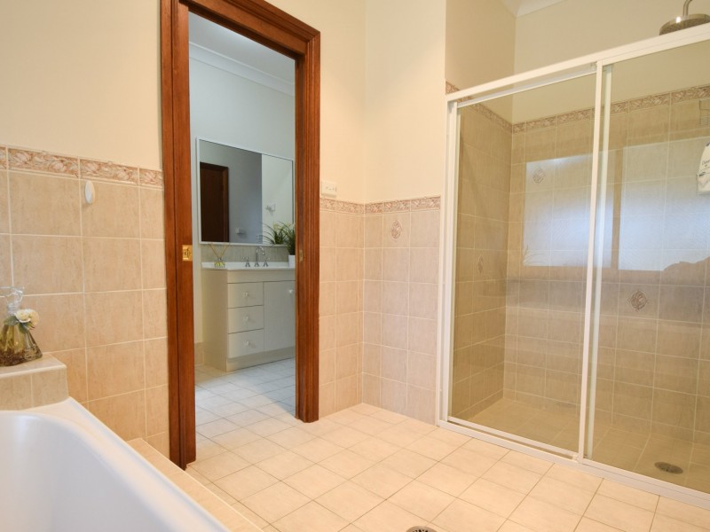 42 Batinichs Road, Young NSW 2594