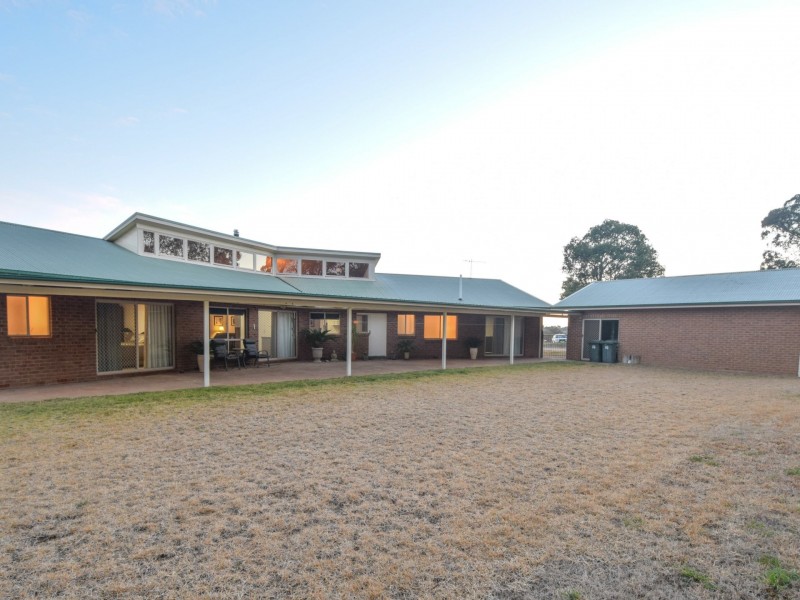 42 Batinichs Road, Young NSW 2594