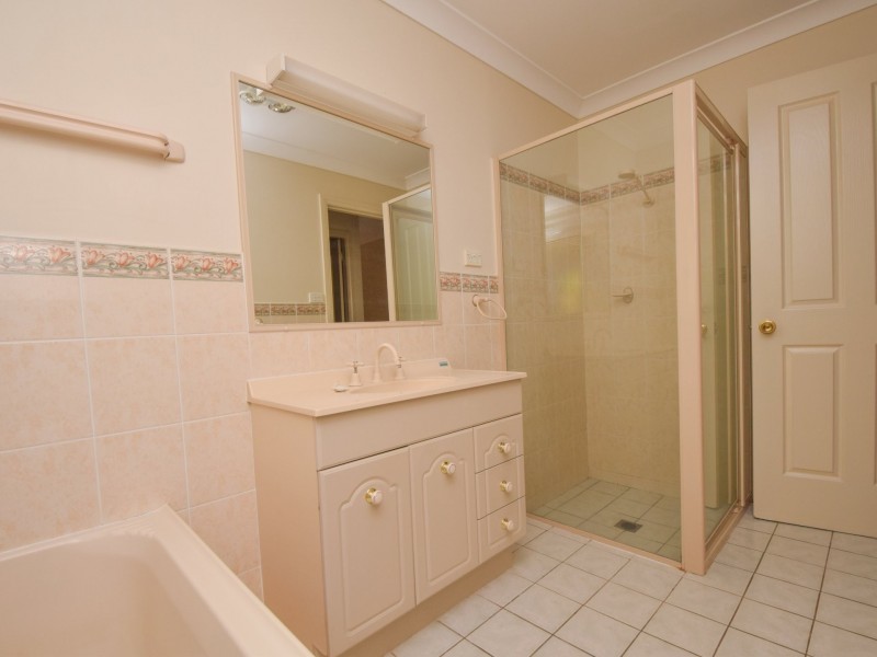 22 Tadross Avenue, Young NSW 2594