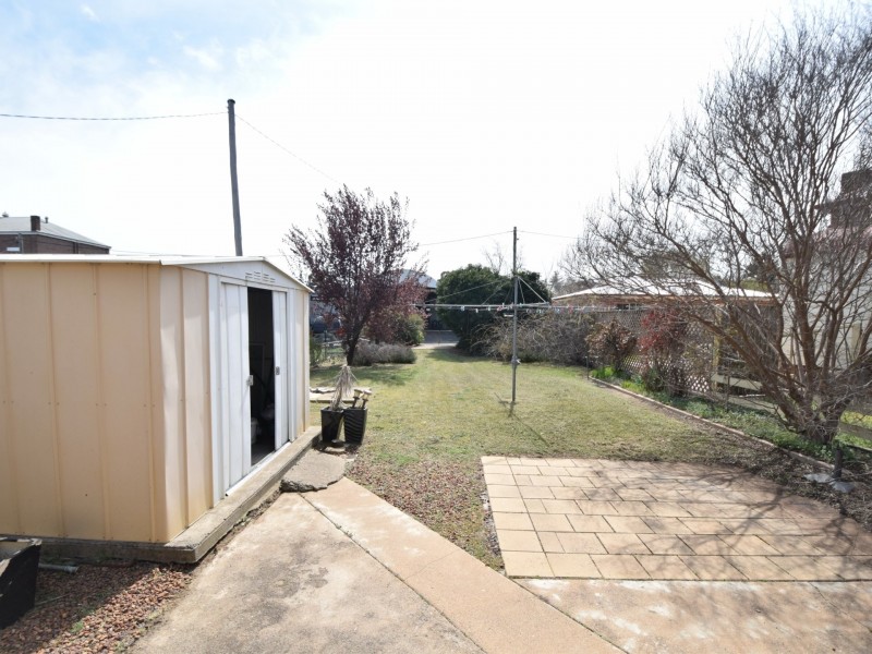 11 Boorowa St, Young NSW 2594