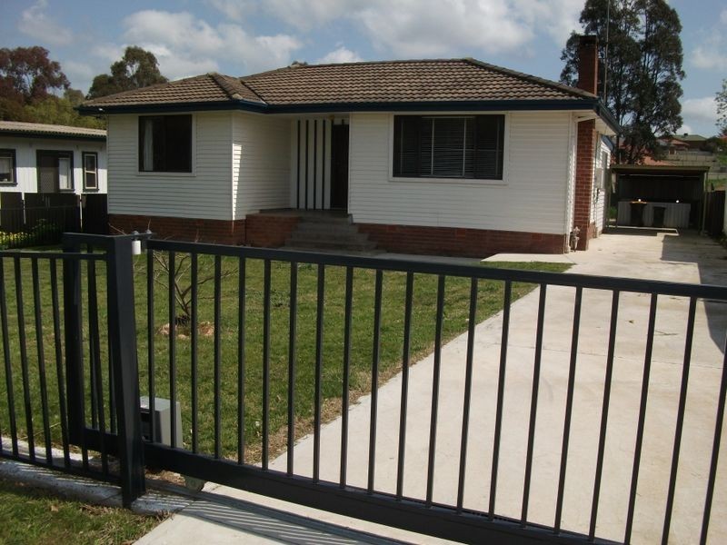 13 Bendick Street, Young NSW 2594