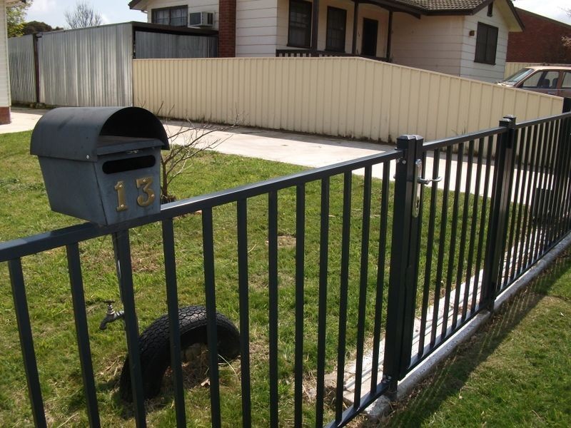 13 Bendick Street, Young NSW 2594