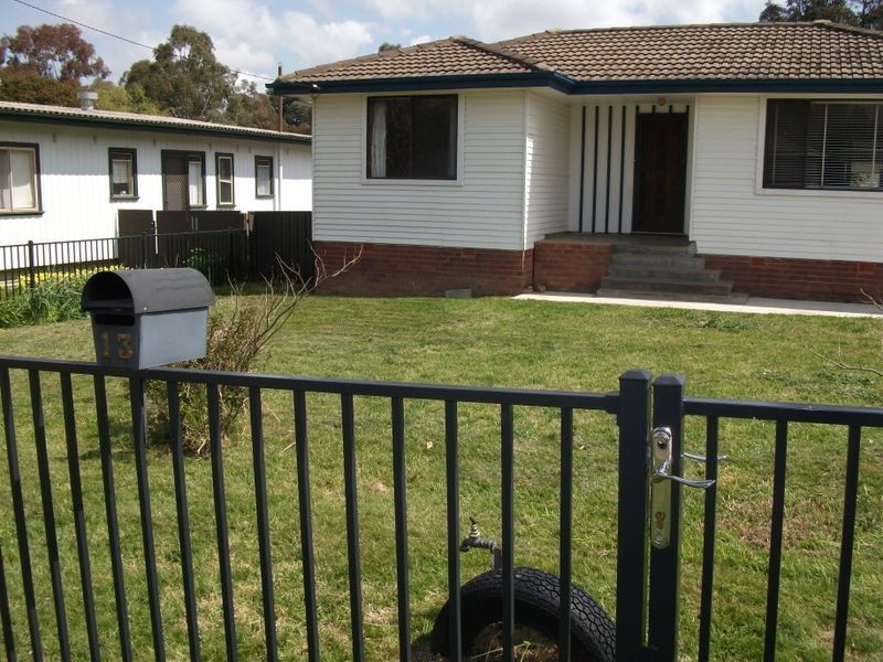 13 Bendick Street, Young NSW 2594