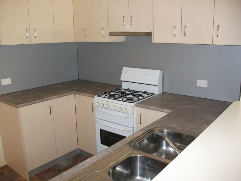 13 Bendick Street, Young NSW 2594