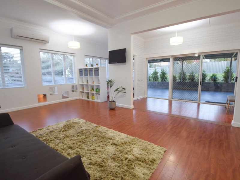 1 Blackett Avenue, Young NSW 2594