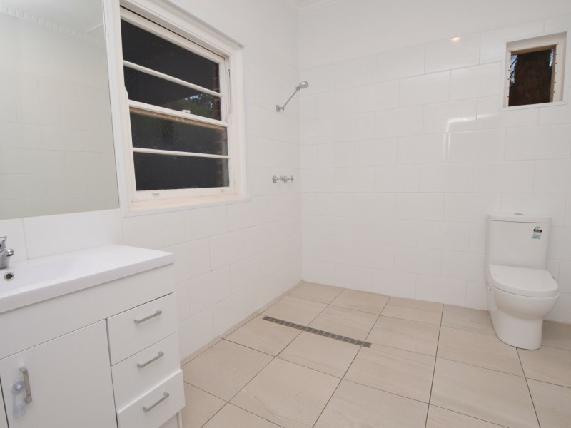 1 Blackett Avenue, Young NSW 2594