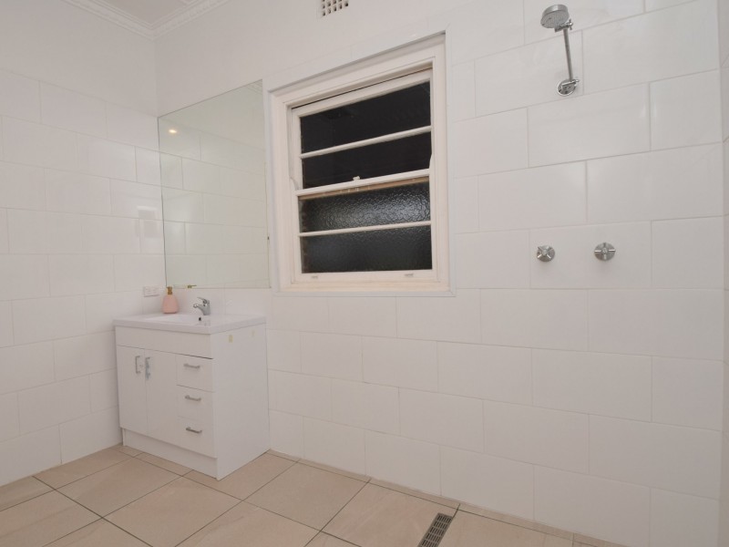 1 Blackett Avenue, Young NSW 2594