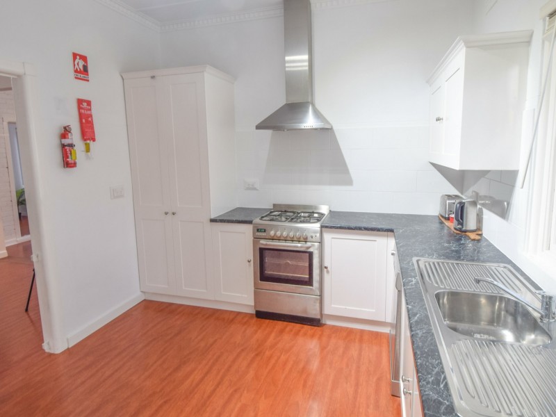 1 Blackett Avenue, Young NSW 2594