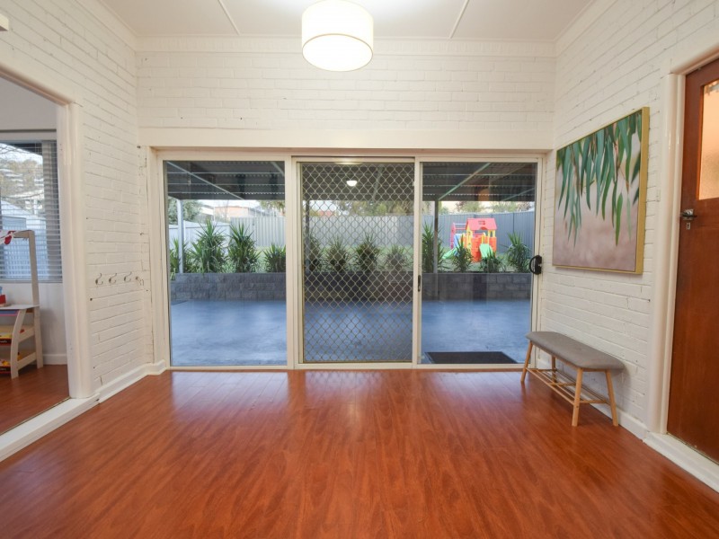 1 Blackett Avenue, Young NSW 2594