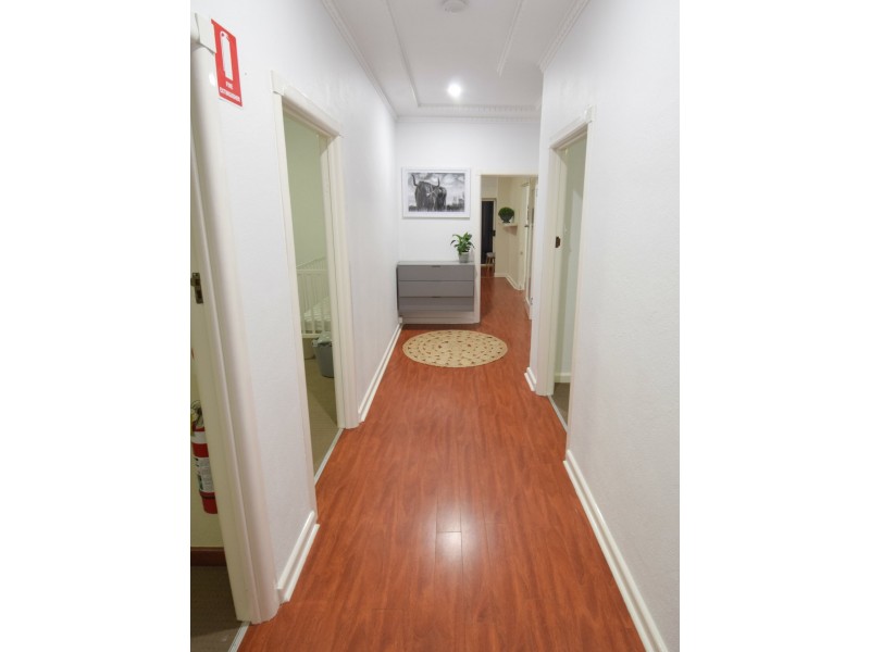 1 Blackett Avenue, Young NSW 2594