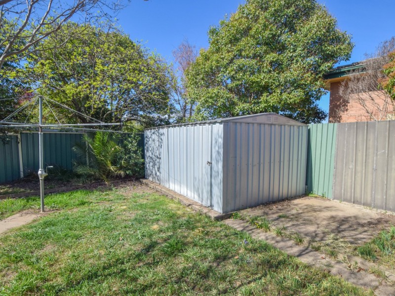 24 Murringo Street, Young NSW 2594