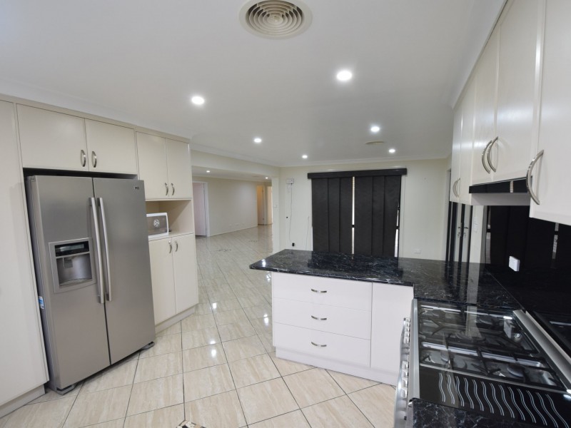 31 Saines Road, Young NSW 2594