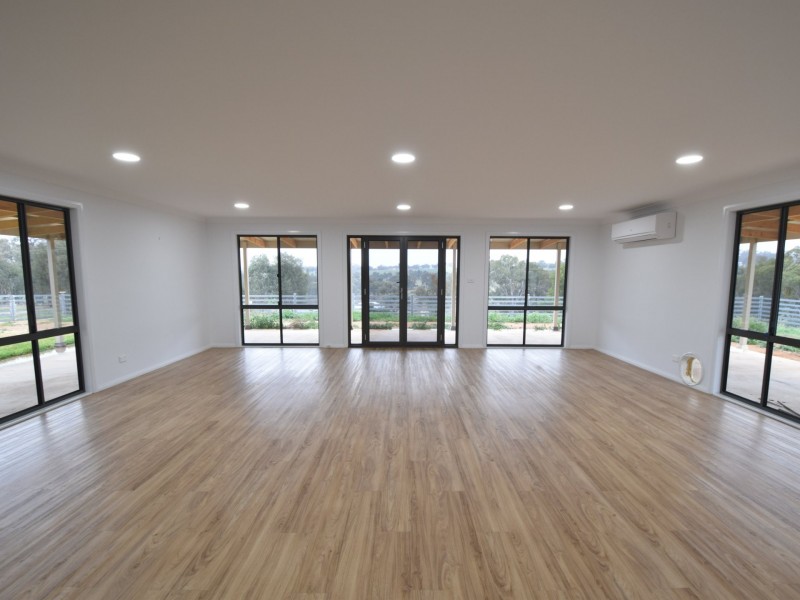 31 Saines Road, Young NSW 2594