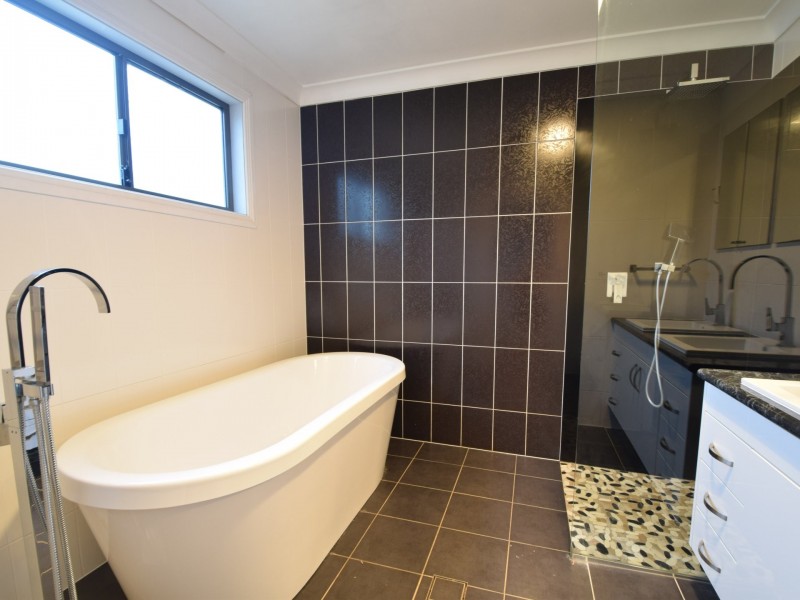 31 Saines Road, Young NSW 2594