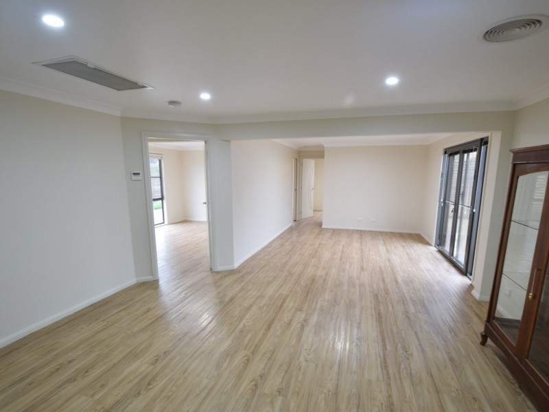 31 Saines Road, Young NSW 2594