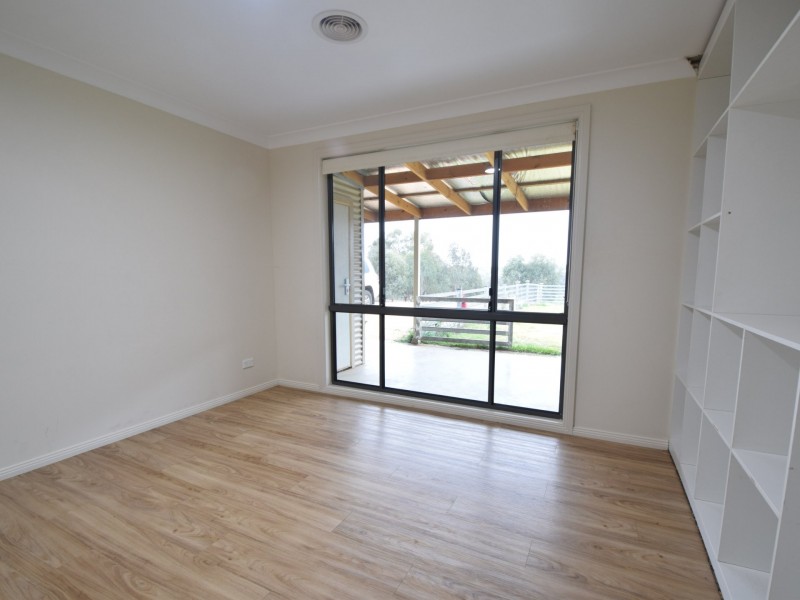31 Saines Road, Young NSW 2594