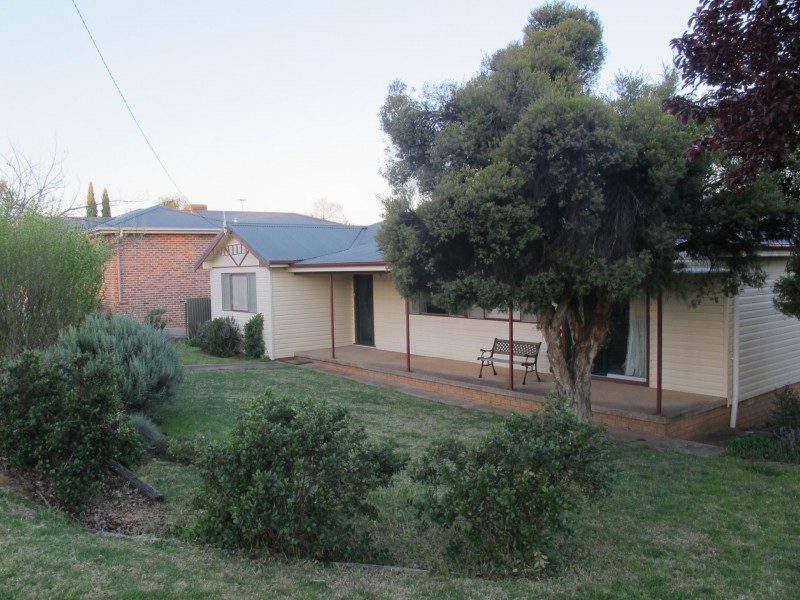 45 Fontenoy Street, Young NSW 2594