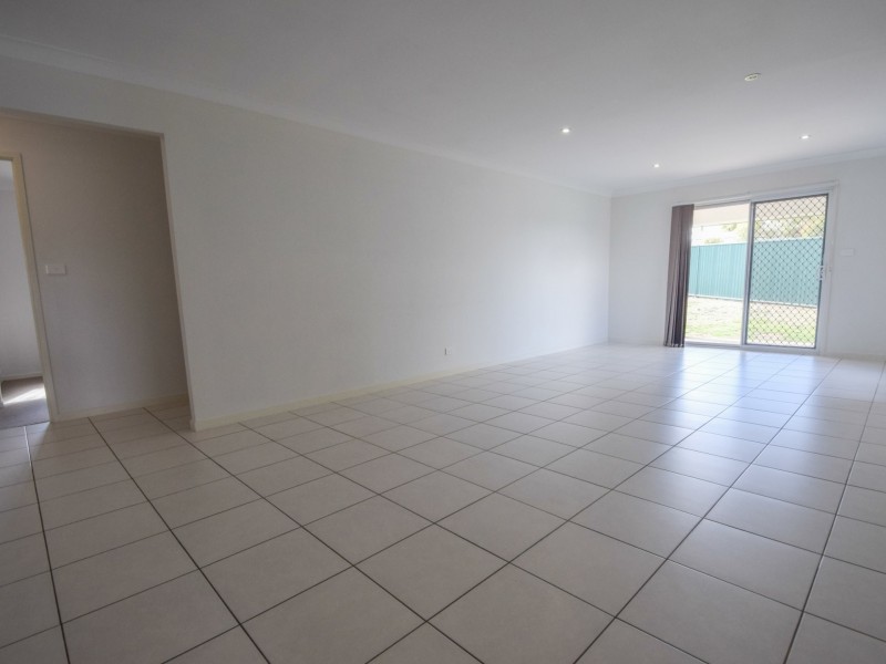 7 Molloy Place, Young NSW 2594